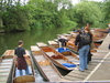 http://www.travelingshoe.com/photos/oxford/punting/Punting - 10.jpg